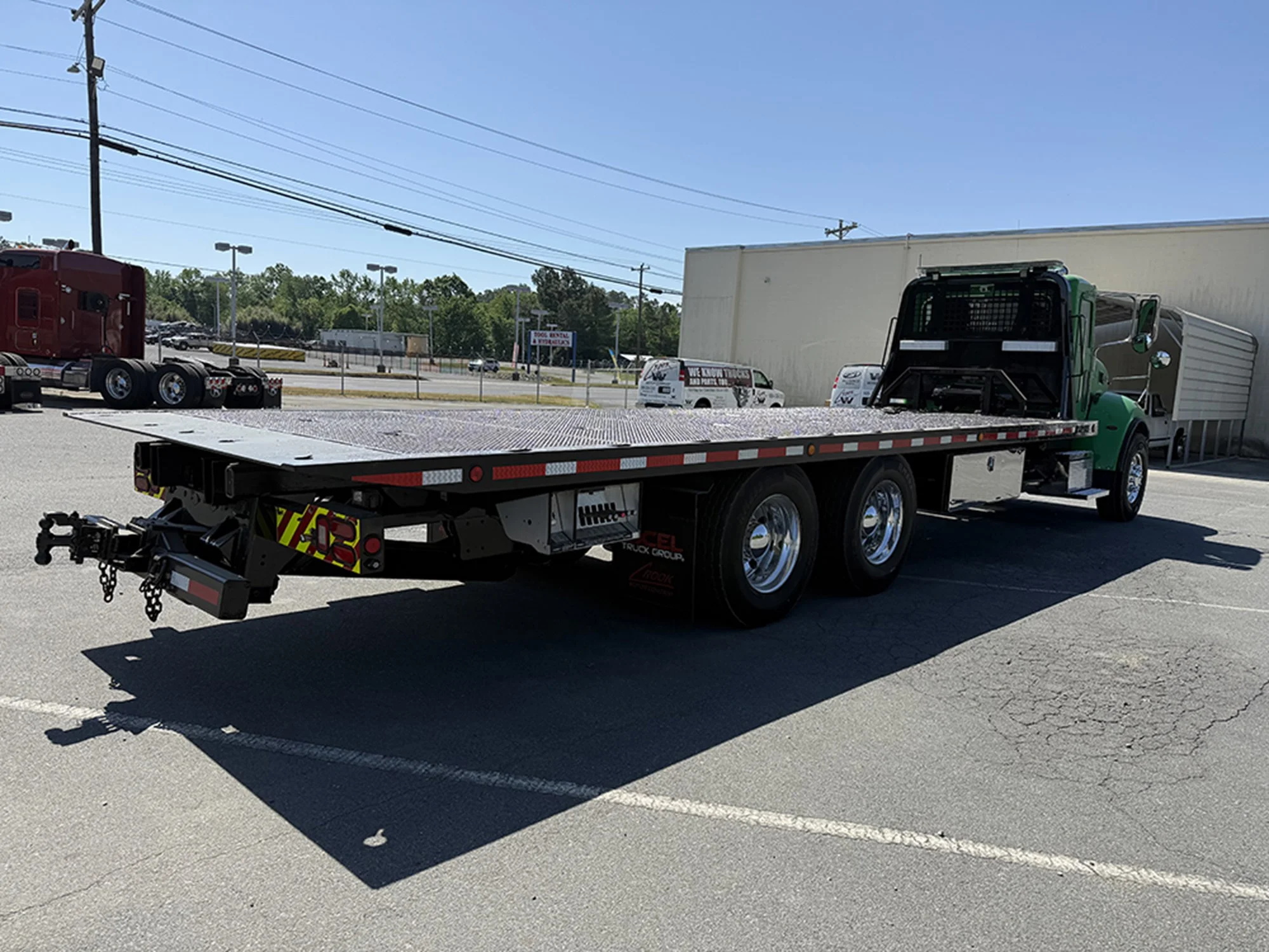 2018 Peterbilt 348 - image 4