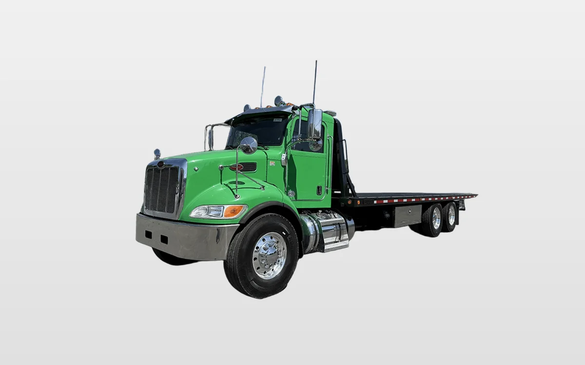 2018 Peterbilt 348 - image 1