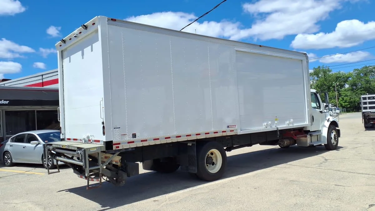 2019 Freightliner M2 106 in Warwick, RI — photo 4