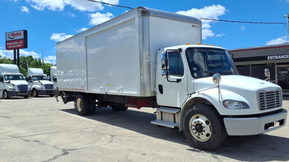 2019 Freightliner M2 106 in Warwick, RI — photo 3