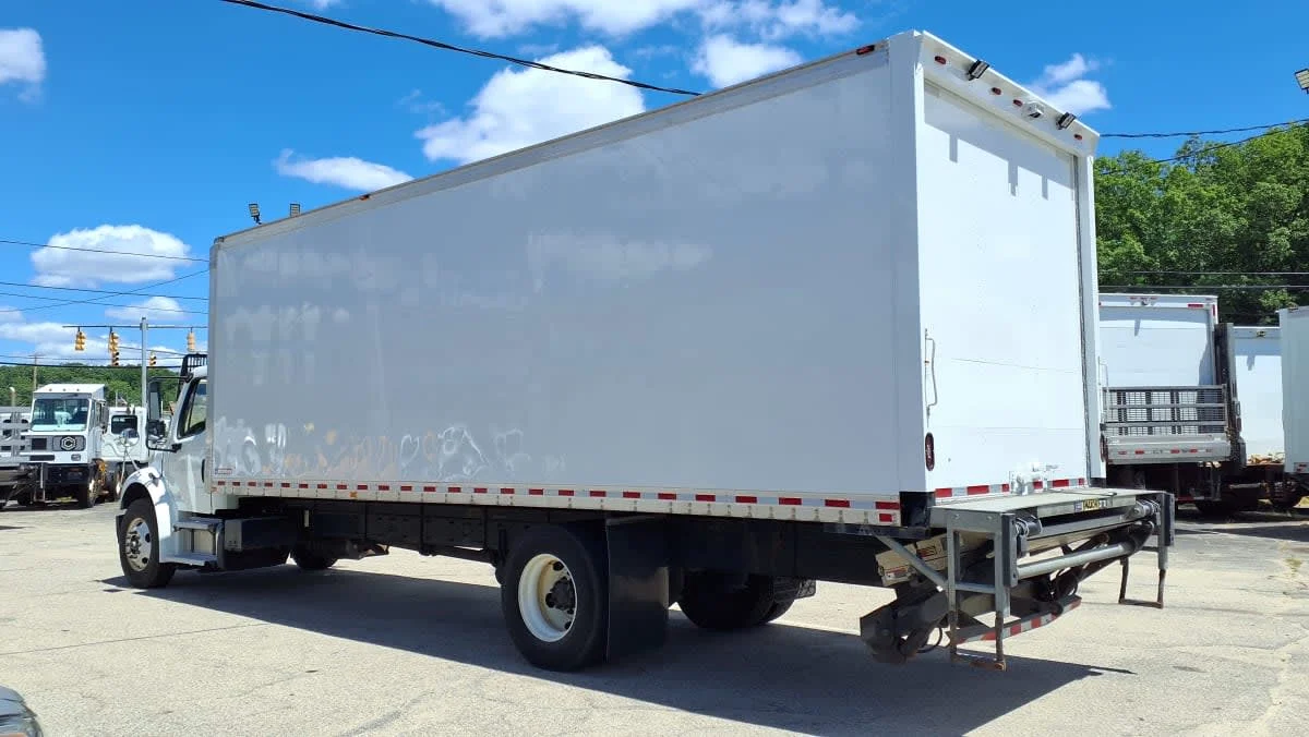 2019 Freightliner M2 106 in Warwick, RI — photo 6