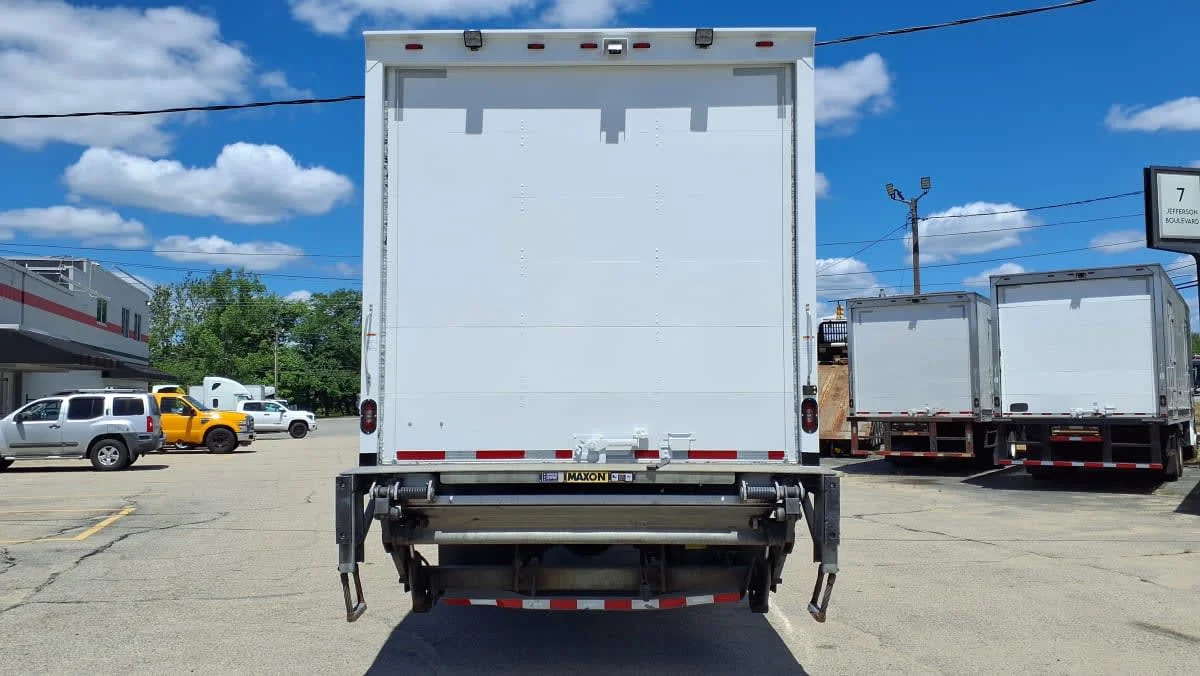 2019 Freightliner M2 106 in Warwick, RI — photo 5