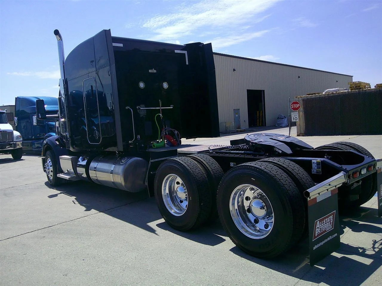 2027 Peterbilt 579 in Fargo, ND — photo 5