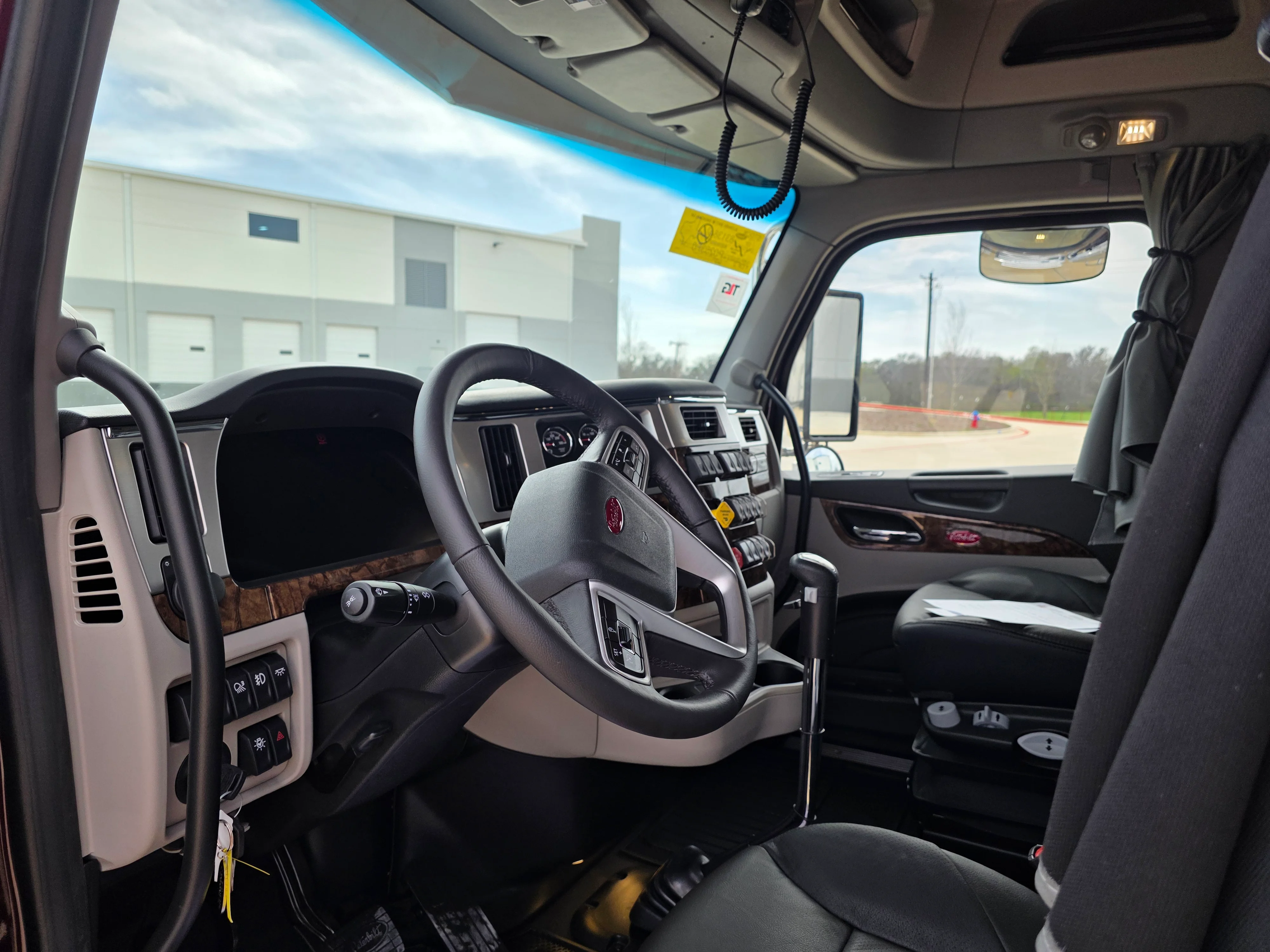 2027 Peterbilt 589 in Fort Smith, AR — photo 9