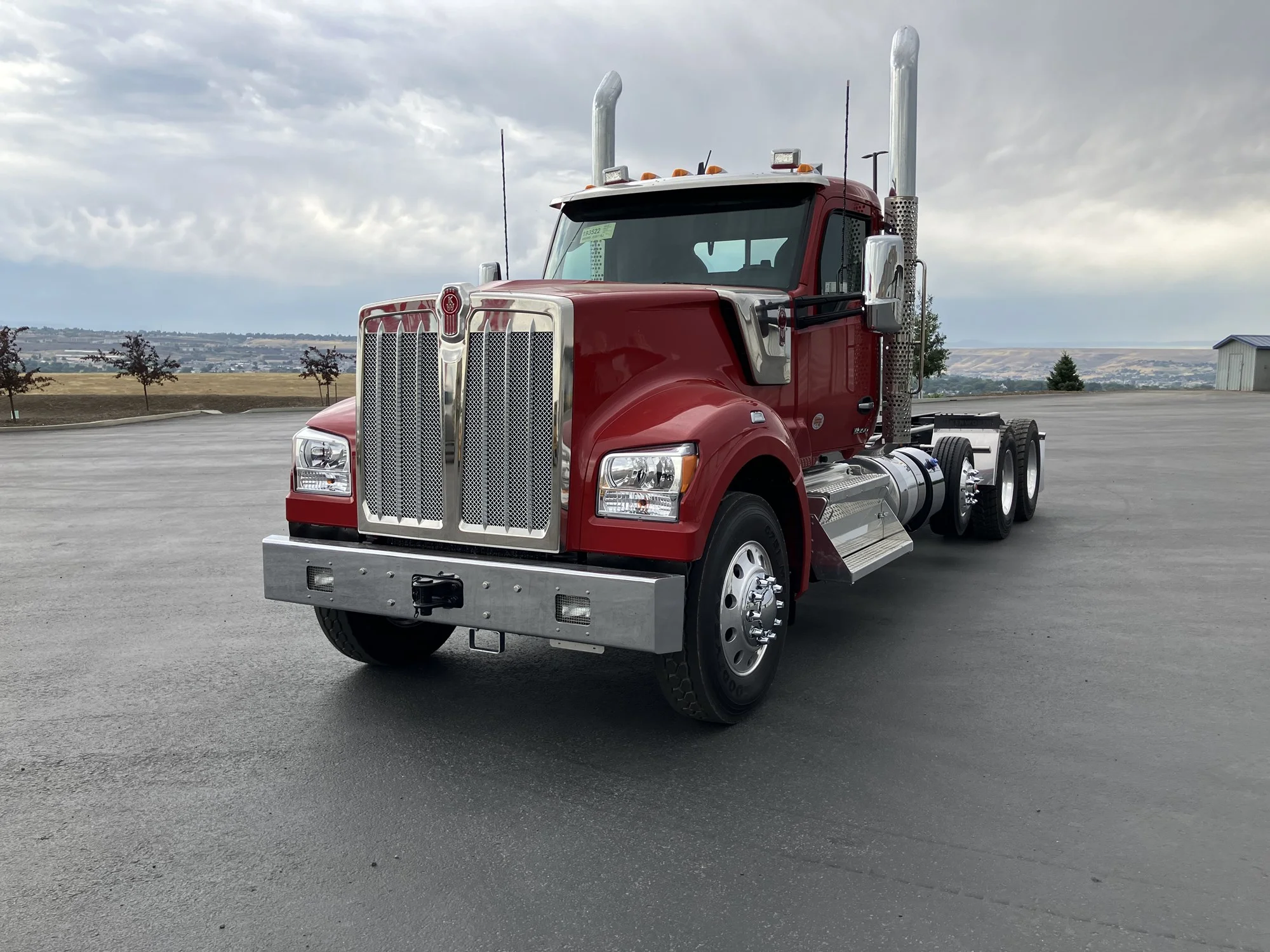 2026 Kenworth W990 - image 2