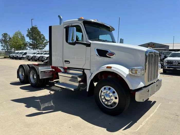 2023 Peterbilt 567 - image 3