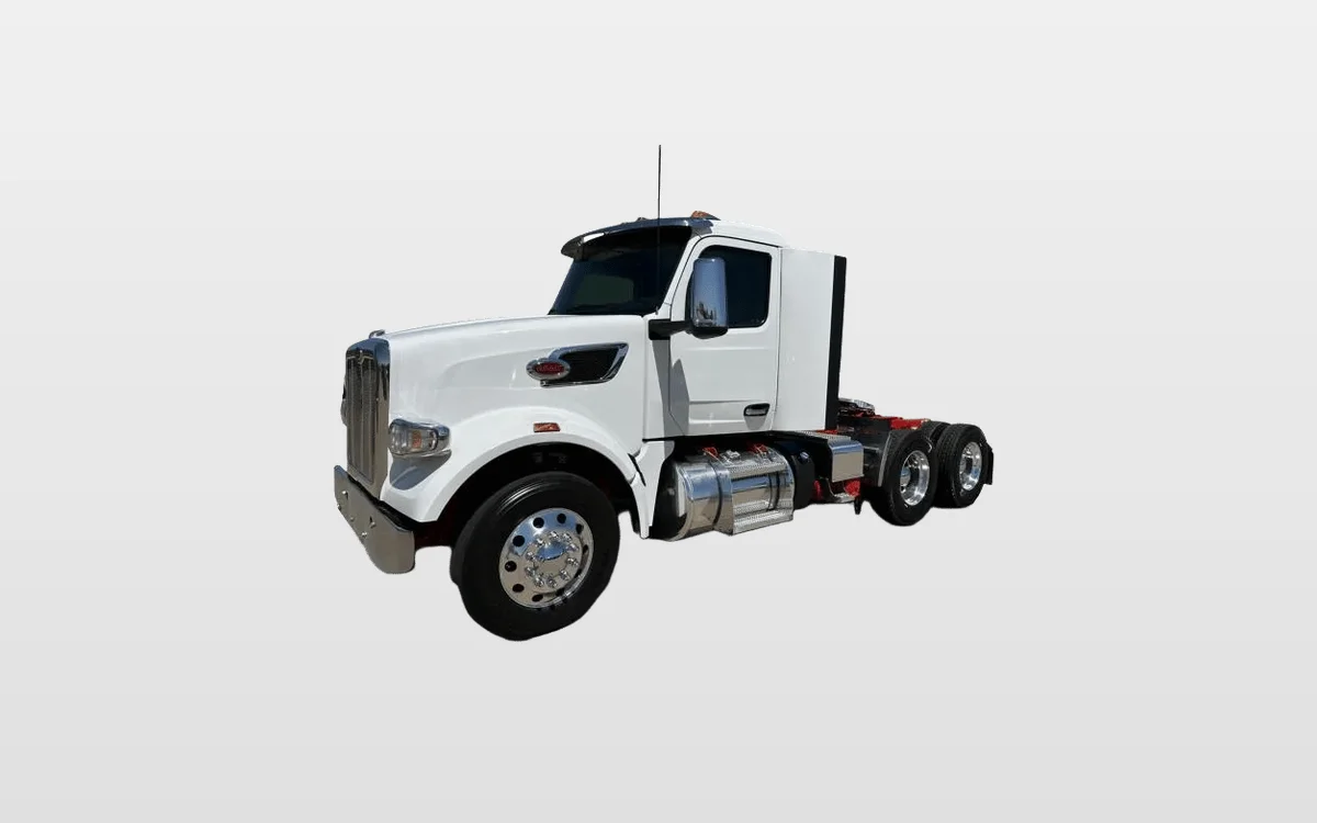 2023 Peterbilt 567 - image 1