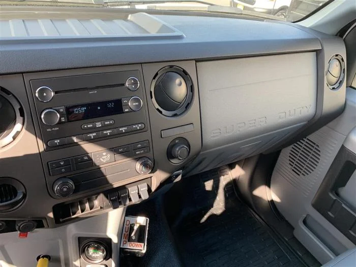 2027 Ford F-650 — photo 25