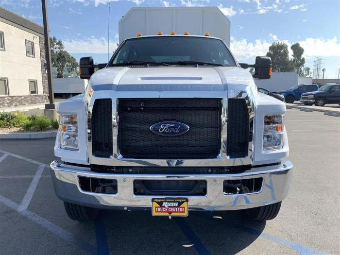 2027 Ford F-650 — photo 7