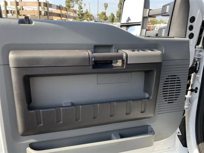 2027 Ford F-650 — photo 21