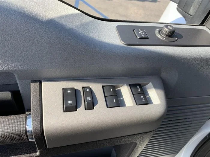 2027 Ford F-650 — photo 22