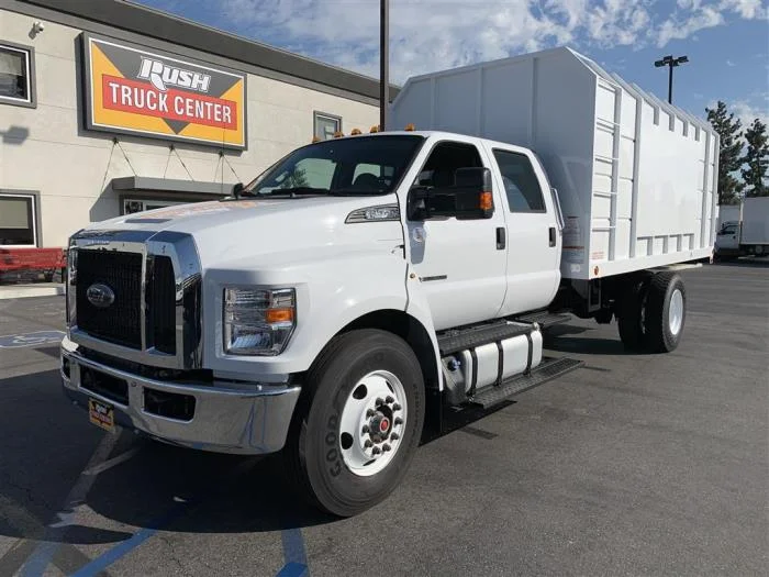2027 Ford F-650 — photo 2