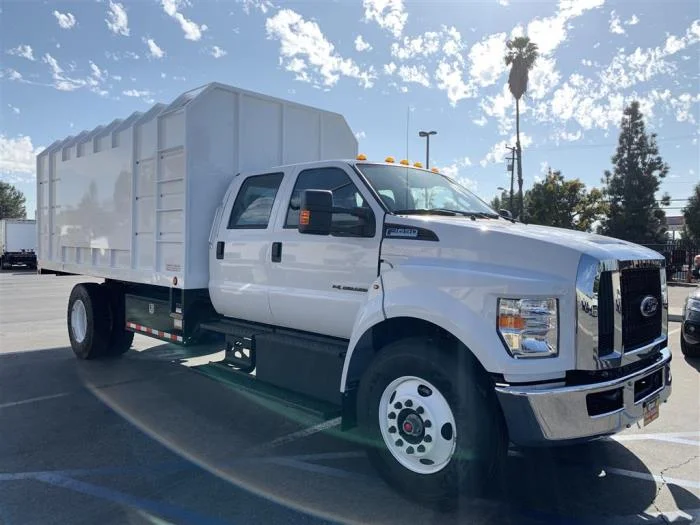 2027 Ford F-650 — photo 6