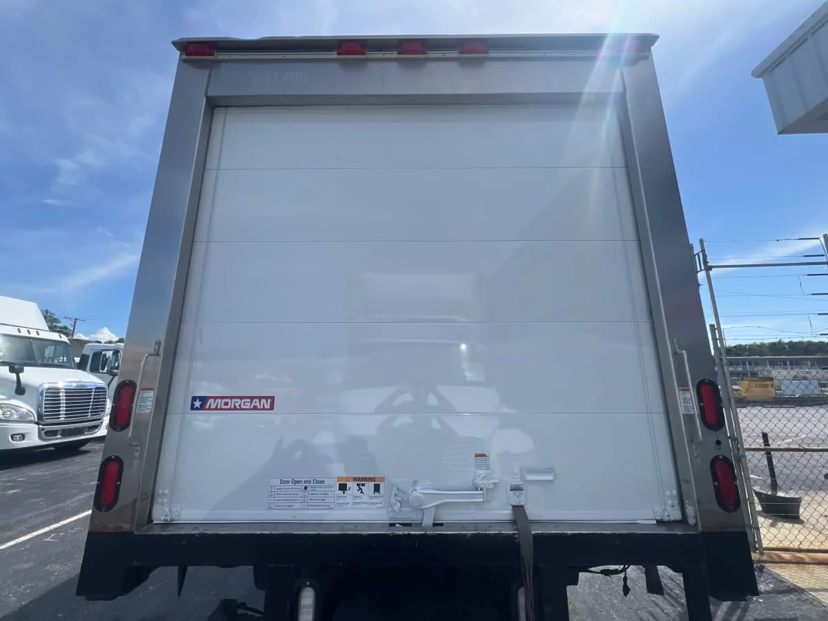 2015 Isuzu NPR - image 5