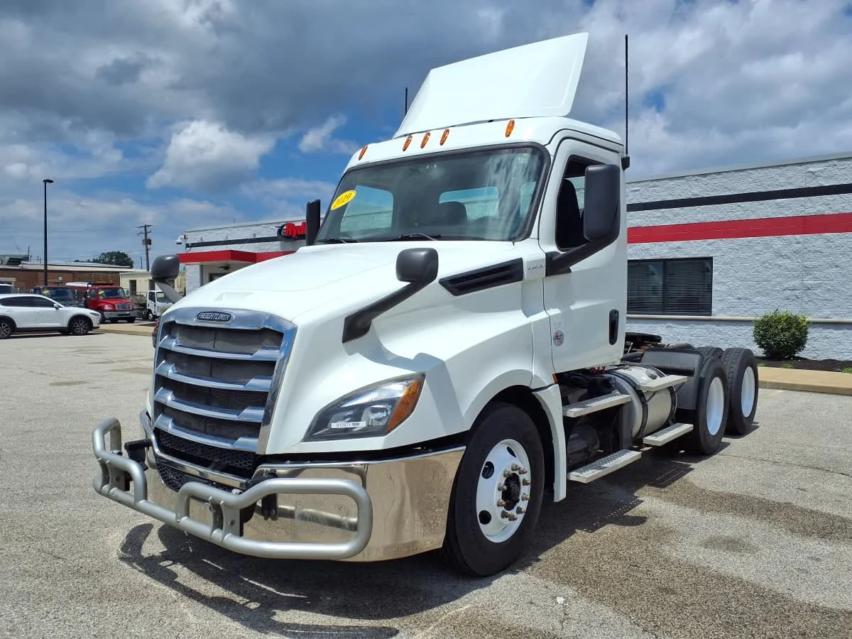 2019 Freightliner Cascadia in Cleveland, OH