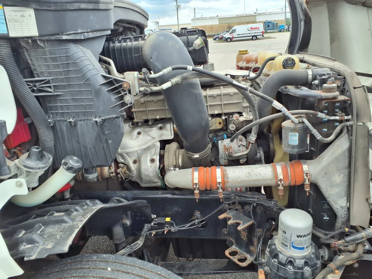 2019 Freightliner Cascadia in Cleveland, OH — photo 9