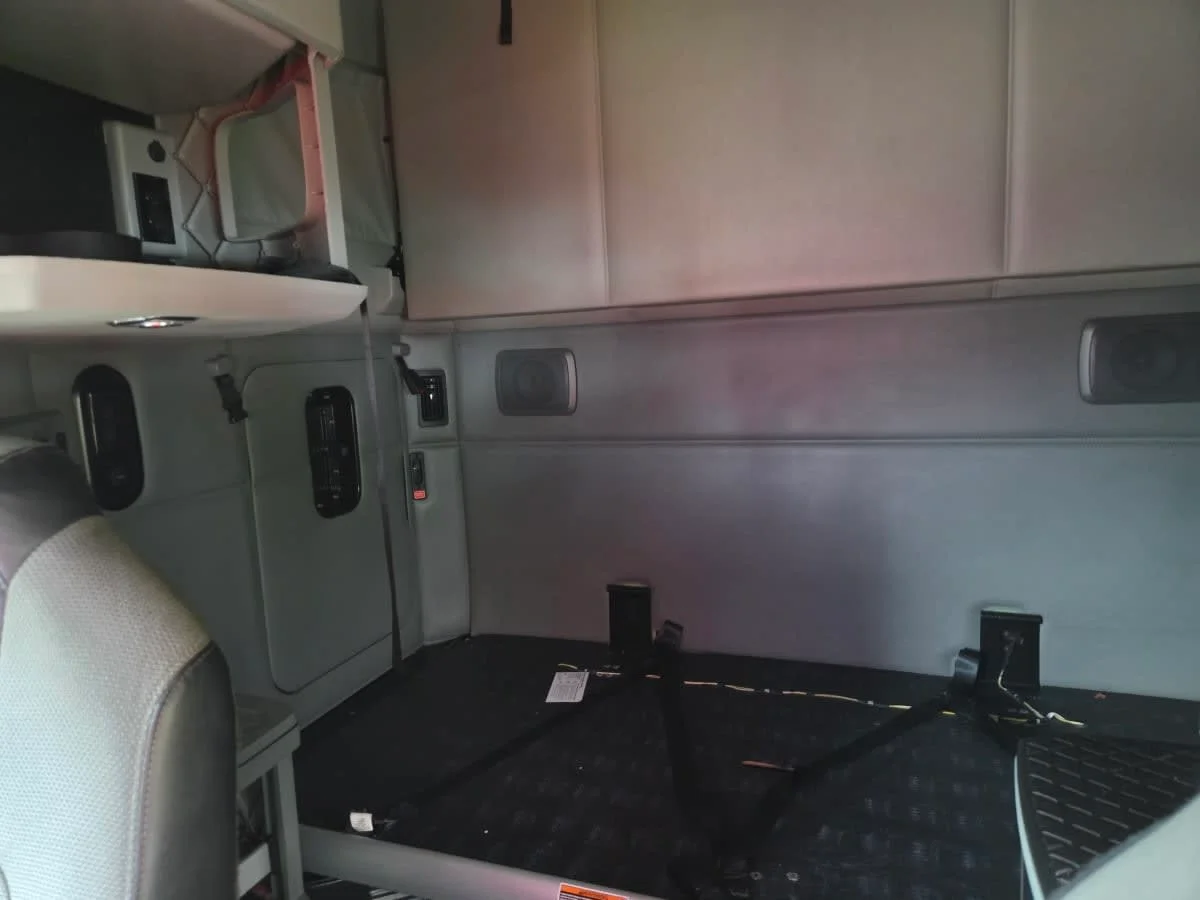 2020 Kenworth T680 - image 8