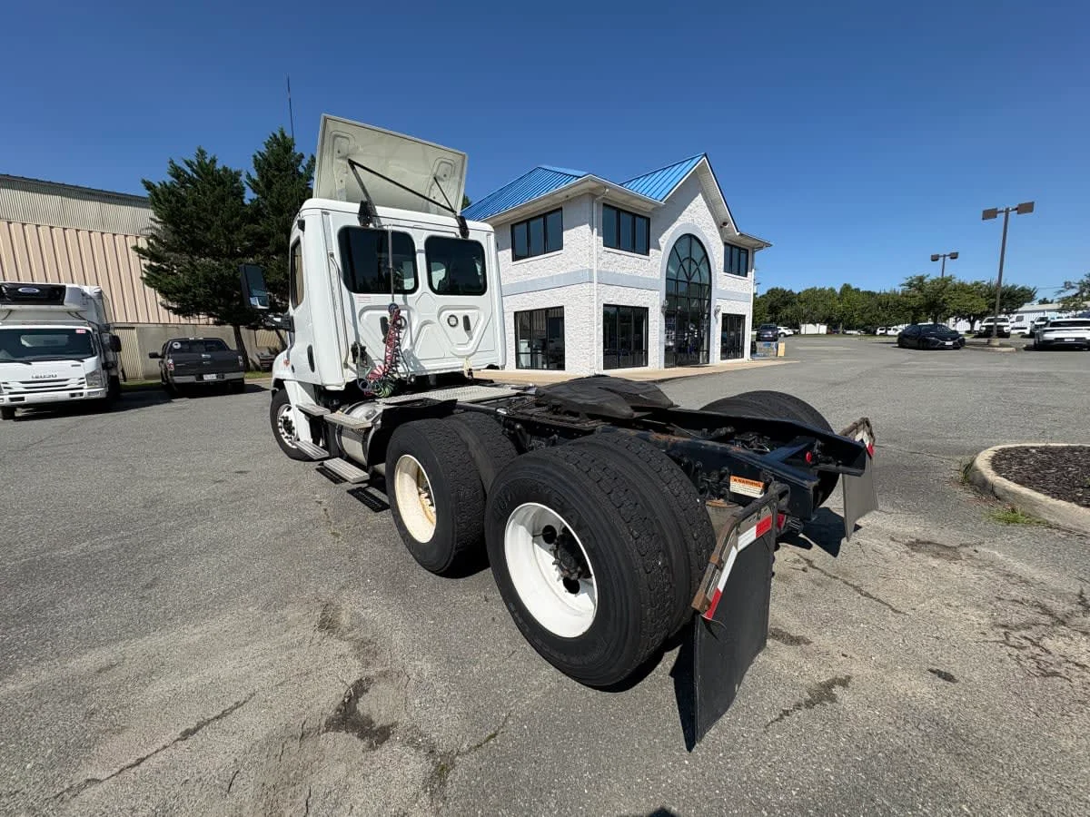 2019 Freightliner Cascadia in Ashland, VA — photo 6
