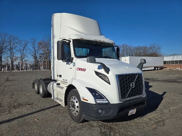 2020 Volvo VNR 640