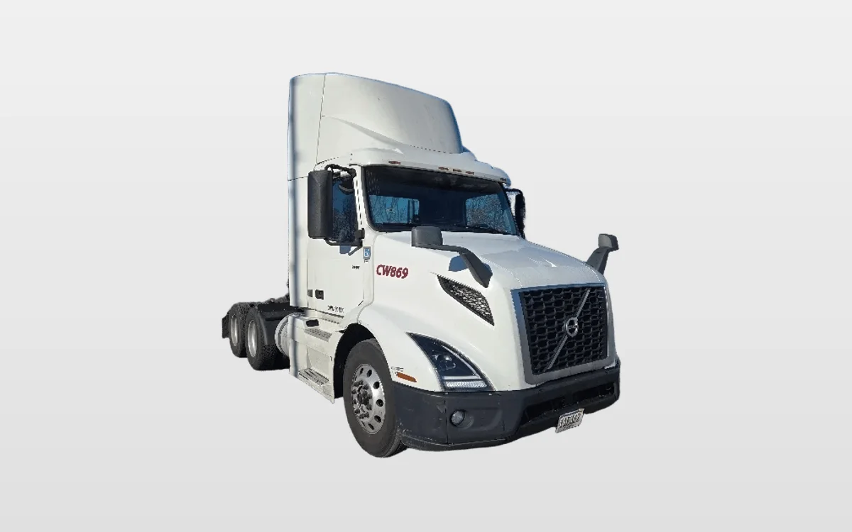 2020 Volvo VNR 640 - image 1