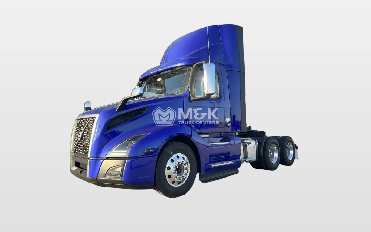 2025 Volvo - image 1