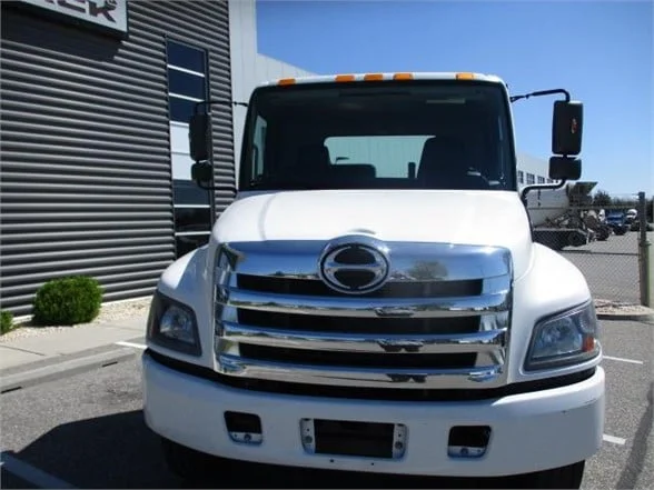 2020 Hino 338 in Hagerstown, MD — photo 2