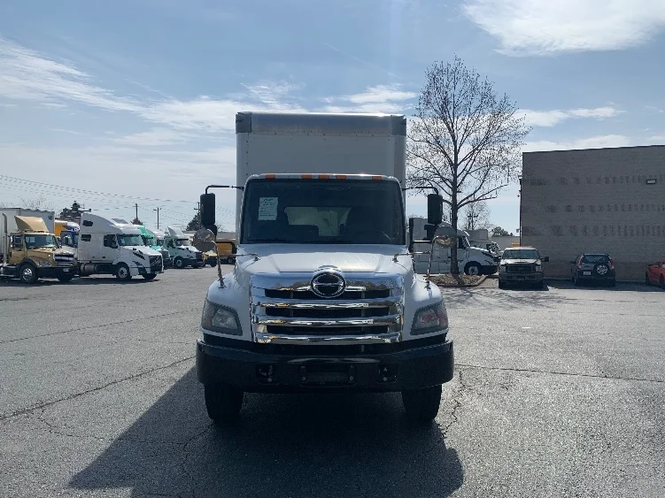 2019 Hino 268 - image 2