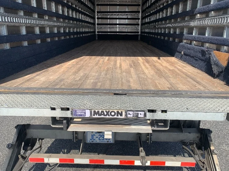 2019 Hino 268 - image 10