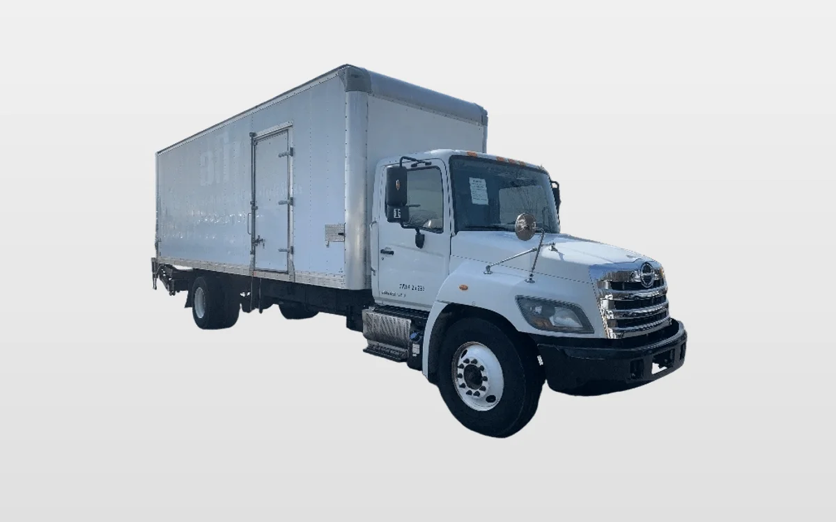 2019 Hino 268 - image 1