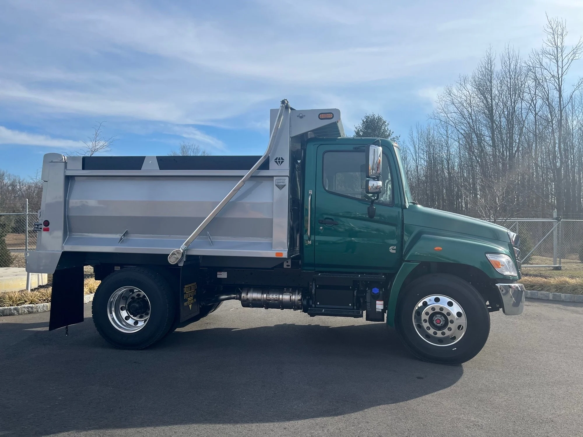 2025 Hino L7 - image 3