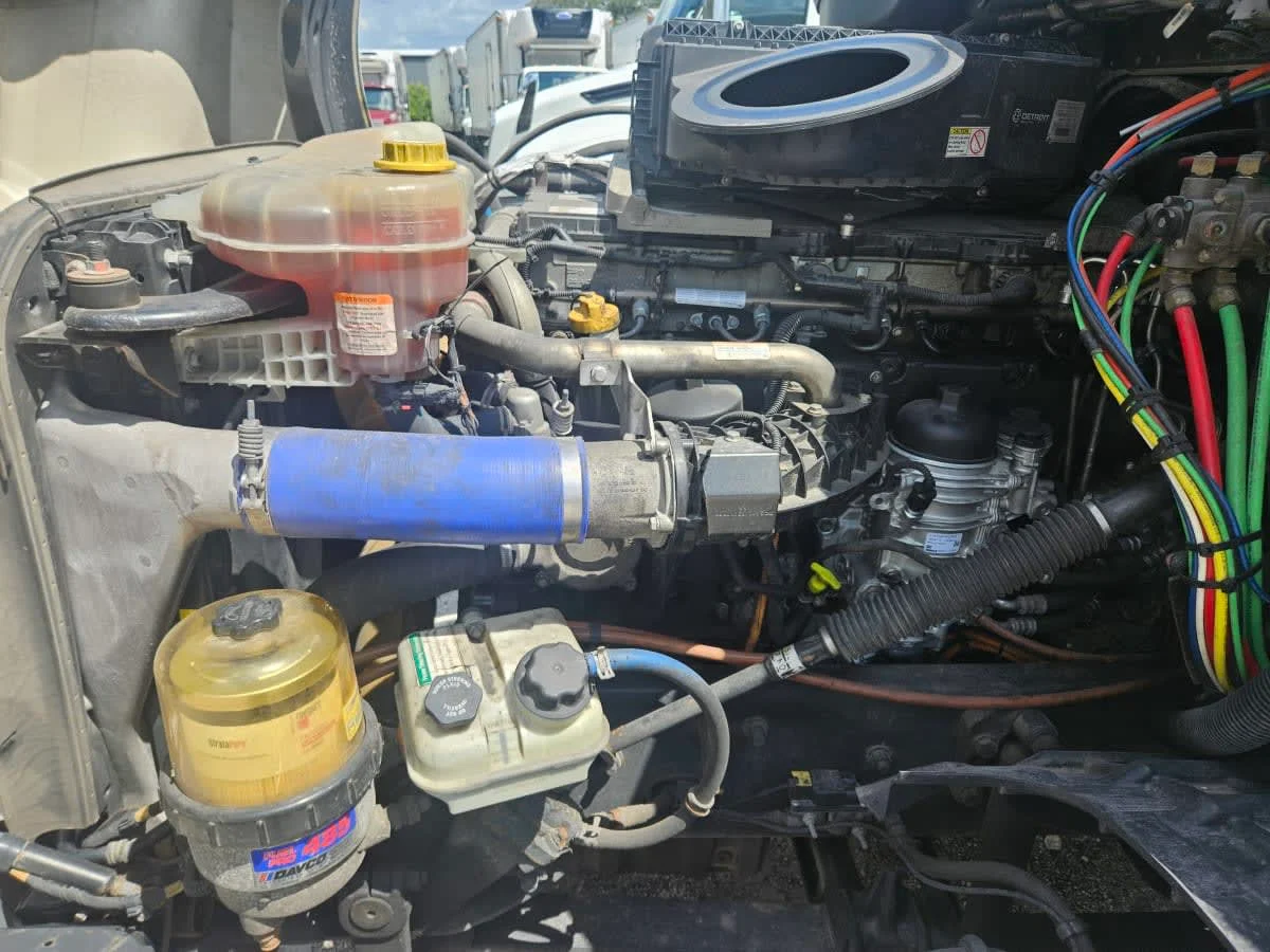 2020 Freightliner Cascadia in Orlando, FL — photo 9