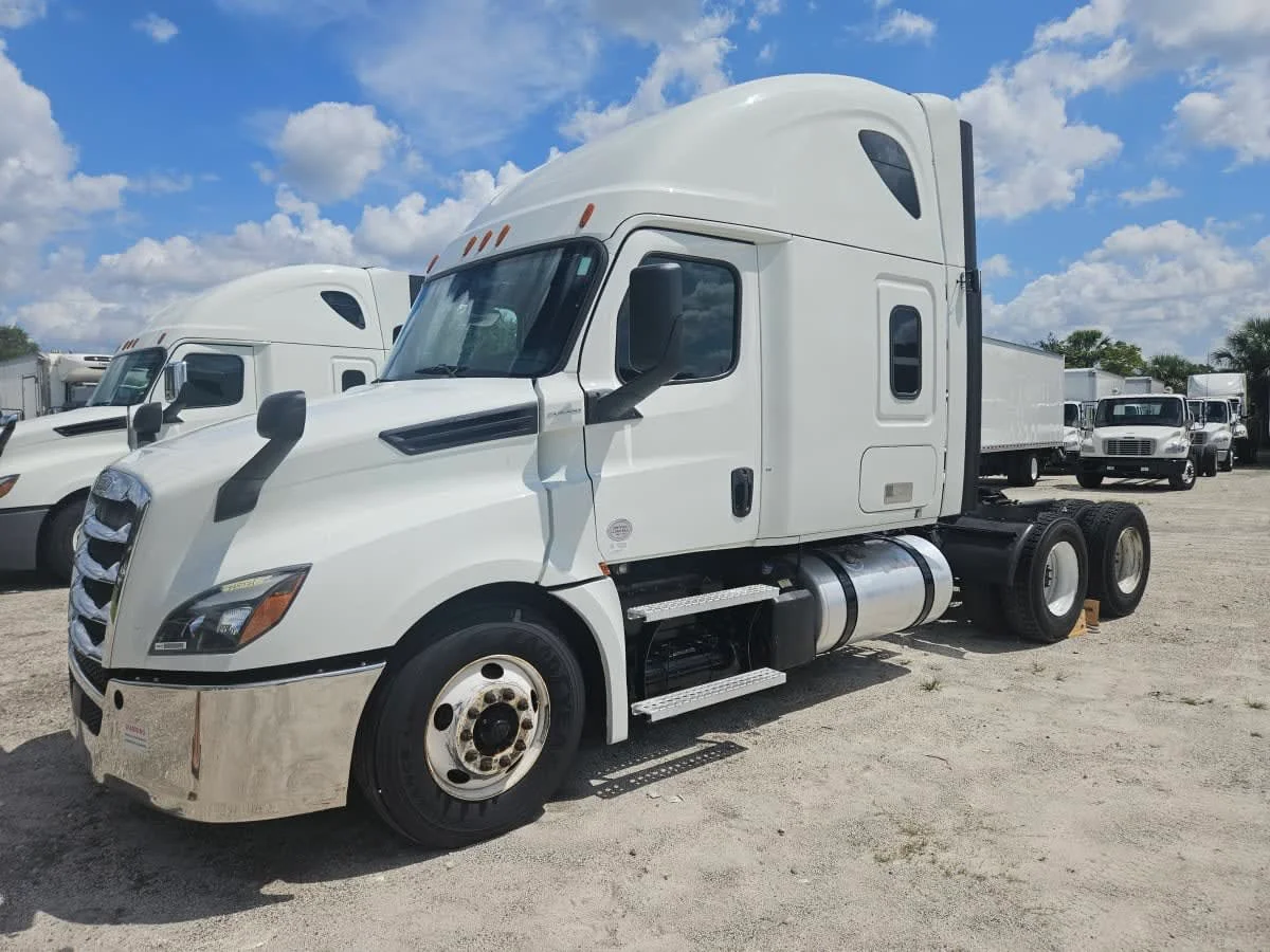 2020 Freightliner Cascadia