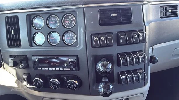 2024 Peterbilt 567 in Portland, OR — photo 5