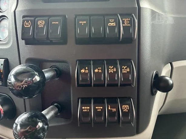 2024 Peterbilt 567 in Portland, OR — photo 15