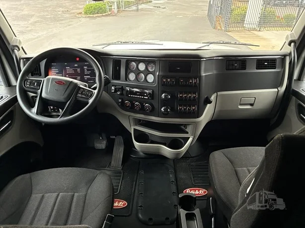 2024 Peterbilt 567 in Portland, OR — photo 16