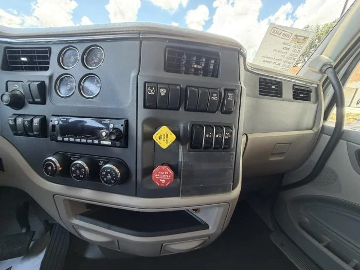 2022 Peterbilt 579 in Haines City, FL — photo 14