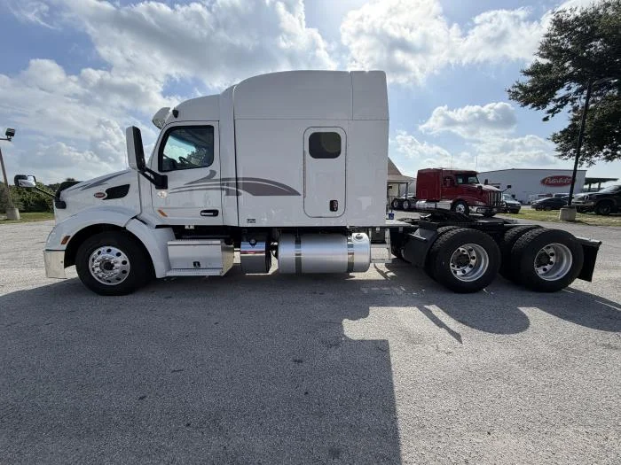 2022 Peterbilt 579 in Haines City, FL — photo 8