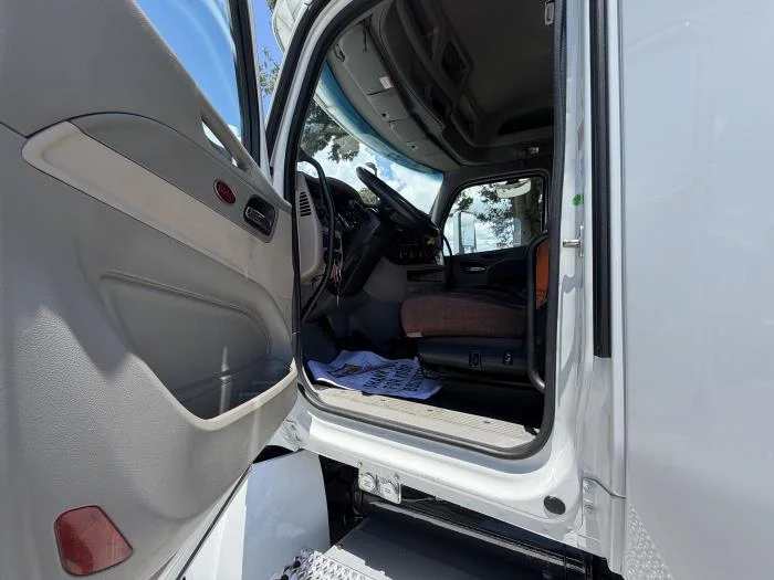2022 Peterbilt 579 in Haines City, FL — photo 13
