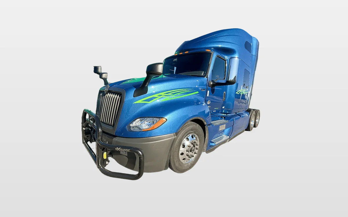 2023 International LT - image 1