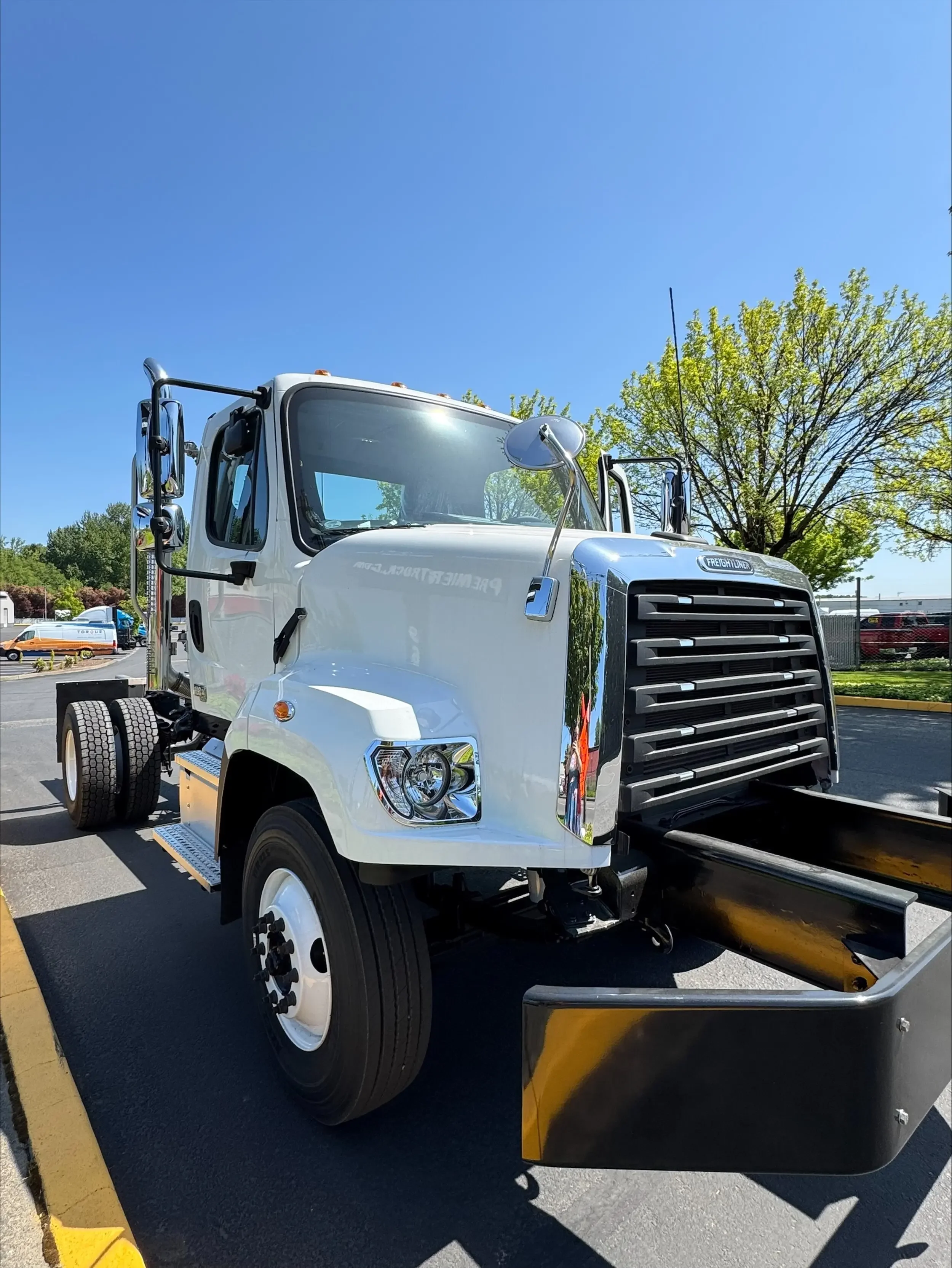 2025 Freightliner 108SD - image 4