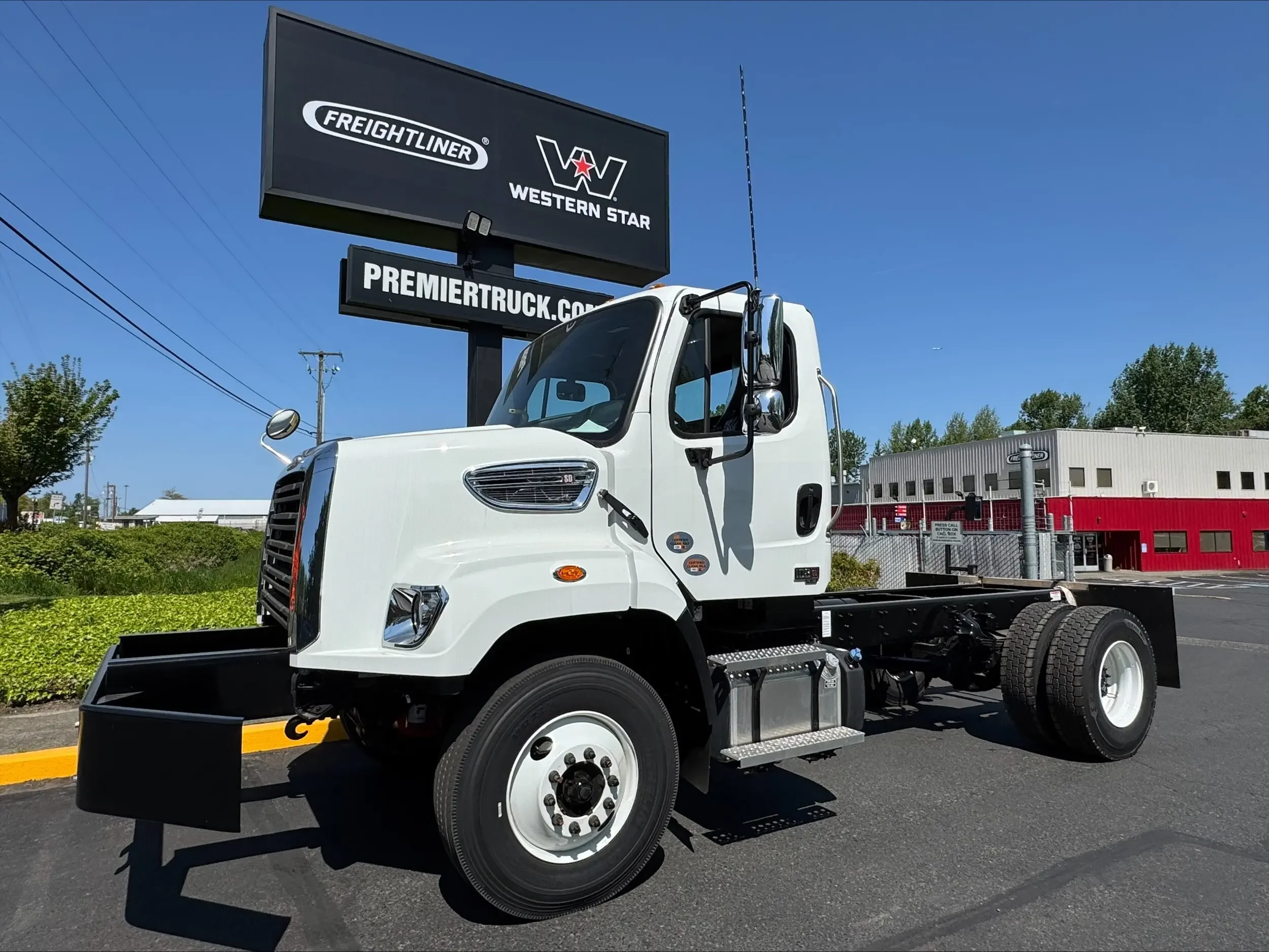 2025 Freightliner 108SD in Portland, OR