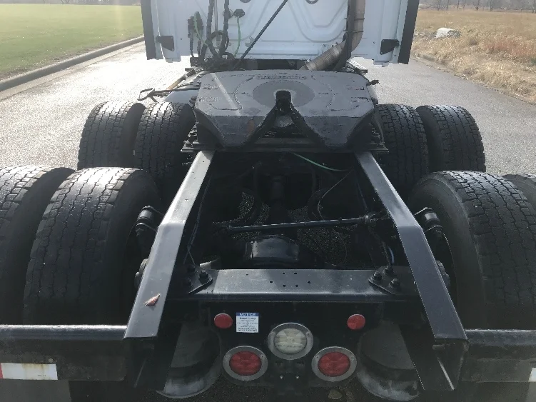 2020 Freightliner Cascadia - image 6