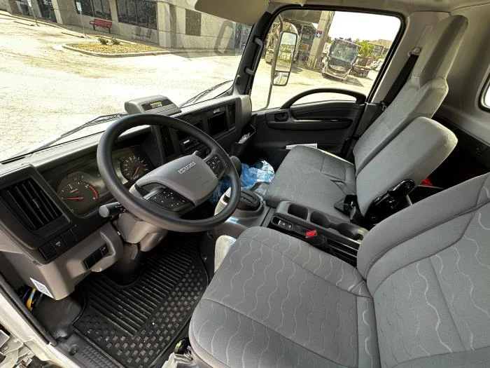 2025 Isuzu NPR - image 10
