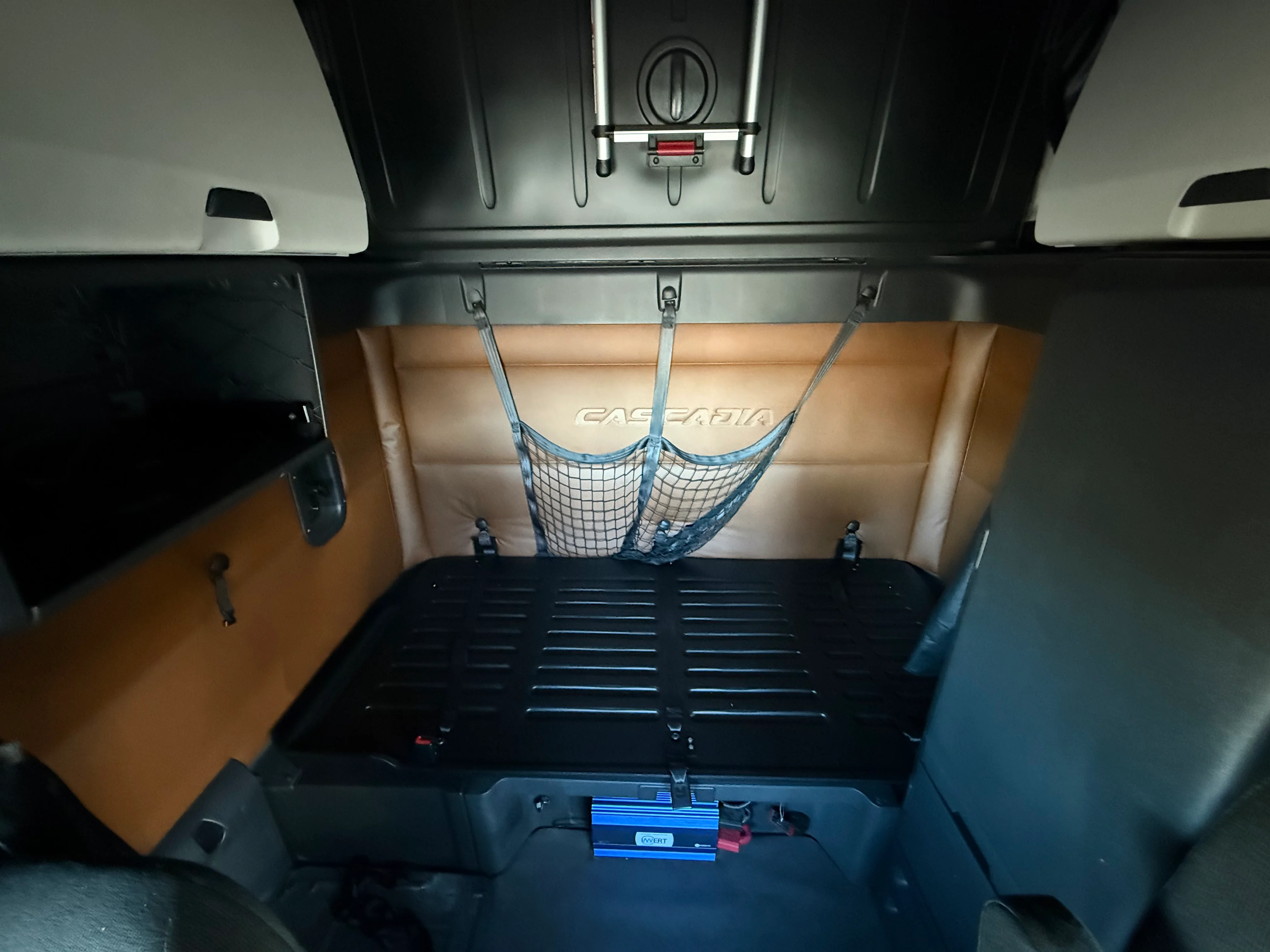 2021 Freightliner Cascadia in San Diego, CA — photo 16
