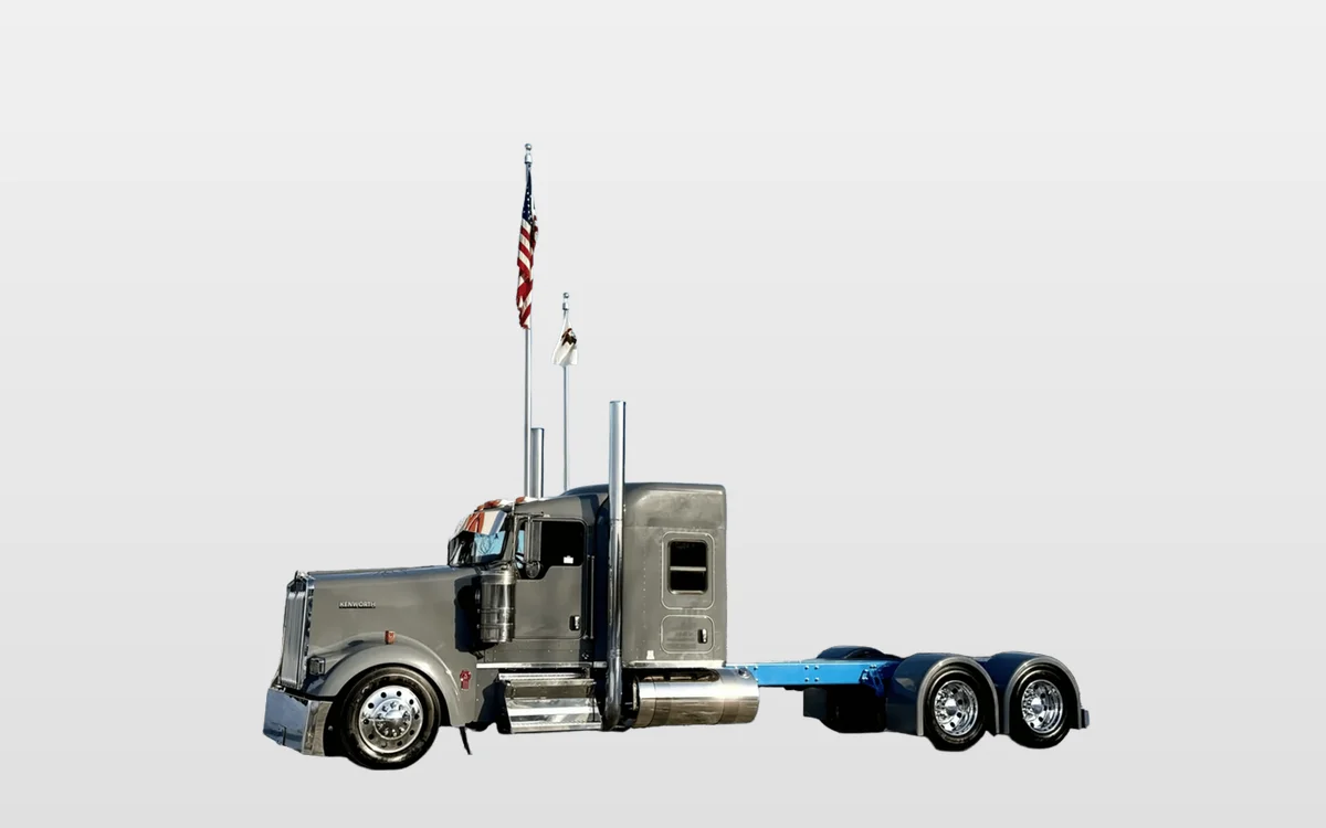2019 Kenworth W900 - image 1