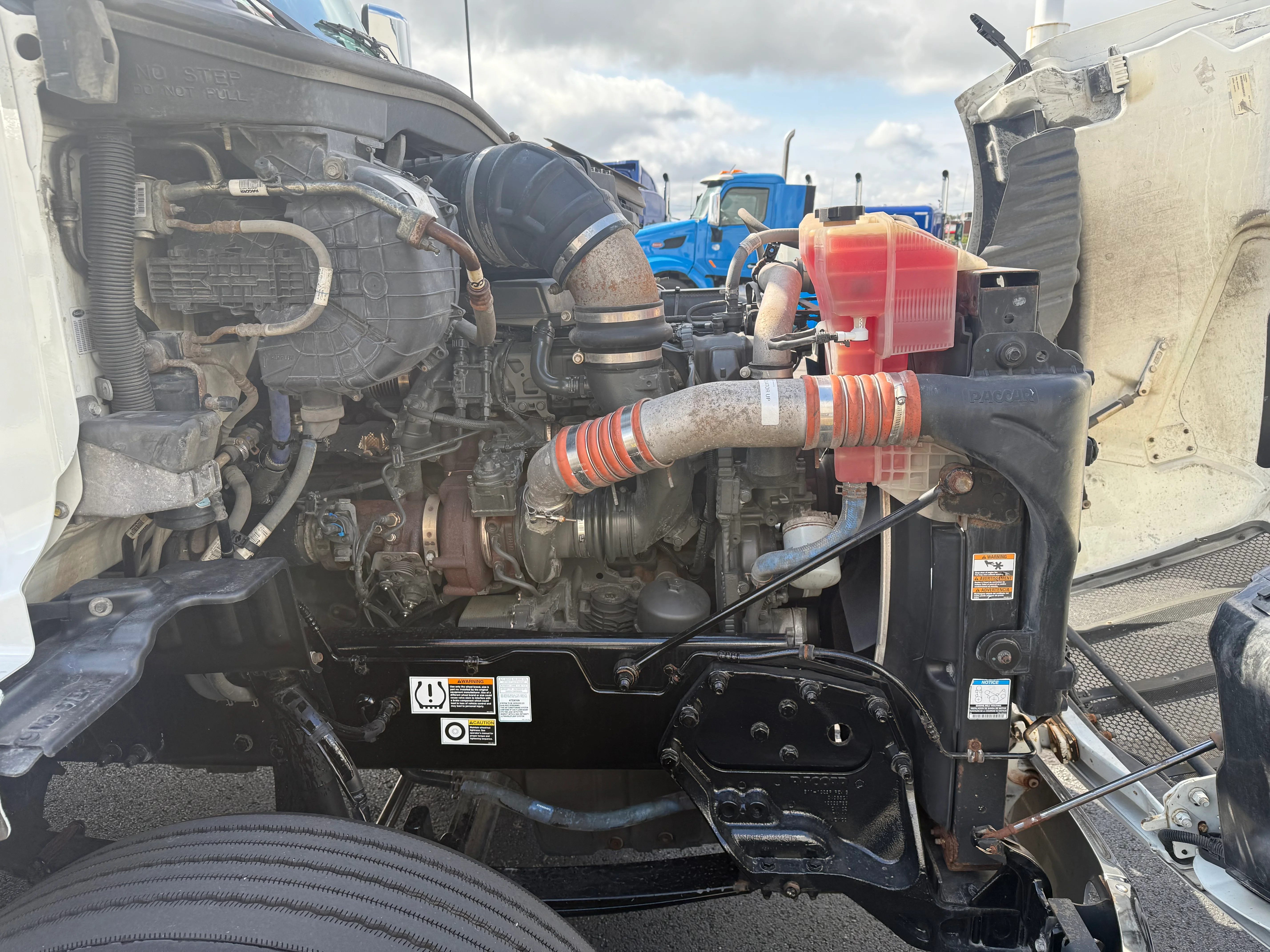 2019 Peterbilt 579 in Cincinnati, OH — photo 10