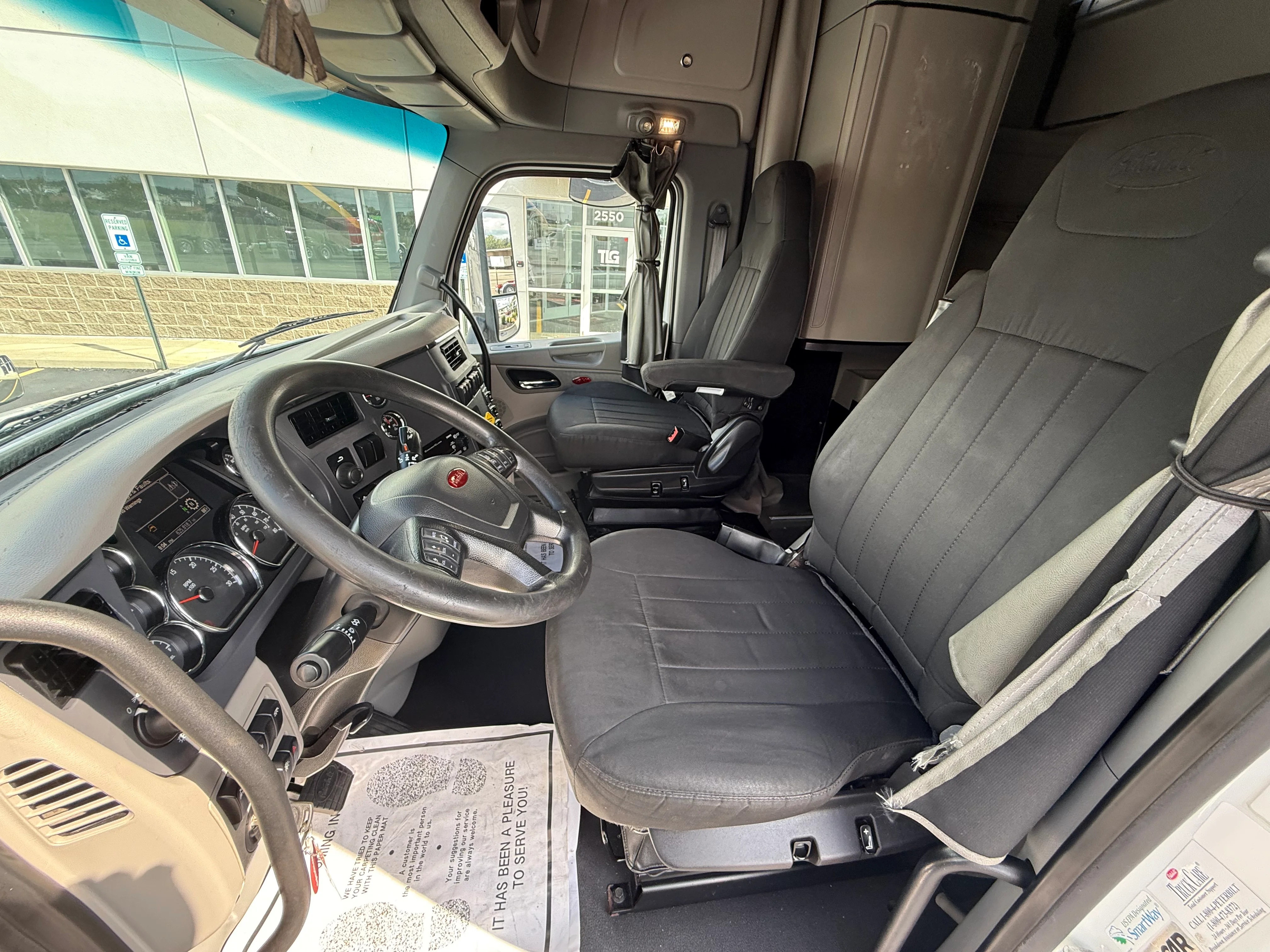 2019 Peterbilt 579 in Cincinnati, OH — photo 16