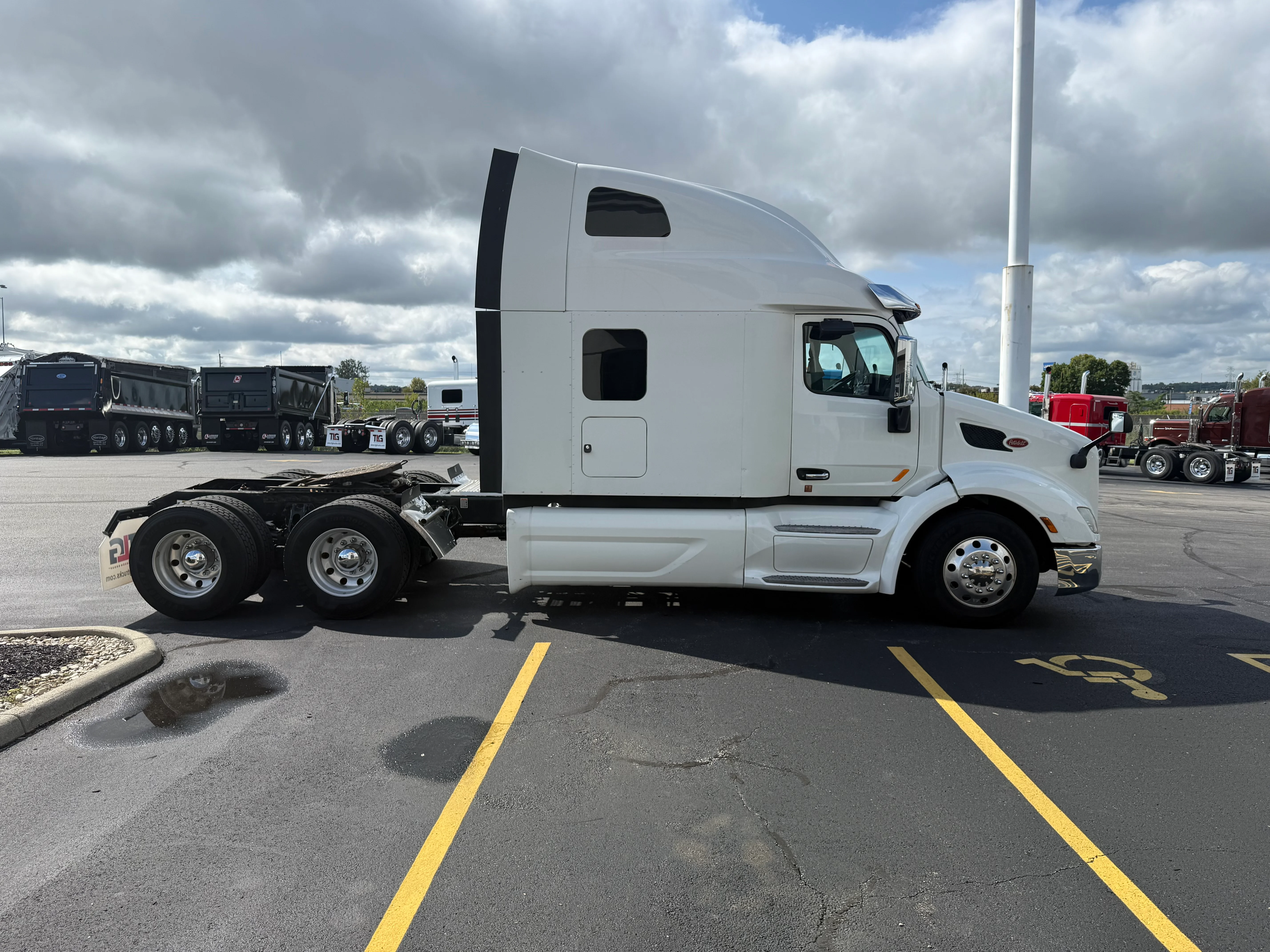 2019 Peterbilt 579 in Cincinnati, OH — photo 6