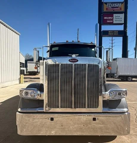 2027 Peterbilt 589 in Sealy, TX — photo 3