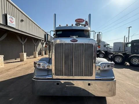2027 Peterbilt 589 in Sealy, TX — photo 3